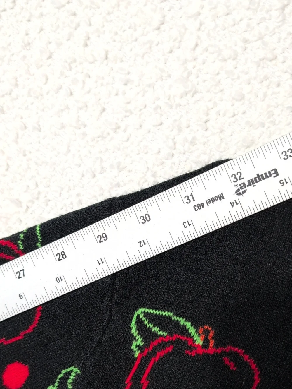 TRULY Hard Seltzer Black Logo Crewneck Sweater XL